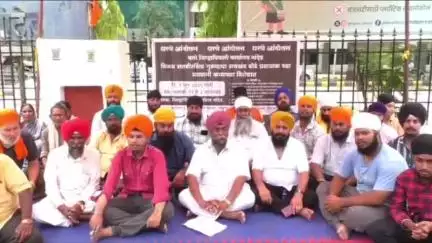 नांदेड: सचखंड गुरूद्वारा बोर्ड प्रशासकाविरोधात जिल्हा कचेरीसमोर धरणे आंदोलन, सिख बांधवांनी मांडल्या विविध मागण्या #jansamasya