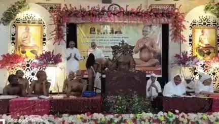 सनावद: सनावद में जैन समाज का तीन दिवसीय 23वां गुरु उपकार दिवस भक्ति भाव से संपन्न