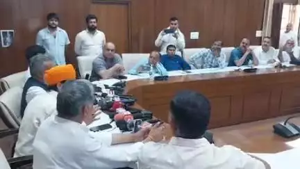 पलवल: भाजपा जिला अध्यक्ष पलवल विपिन बैसला ने प्रेस वार्ता में मुख्यमंत्री नायब सिंह सैनी की घोषणाओं की दी जानकारी