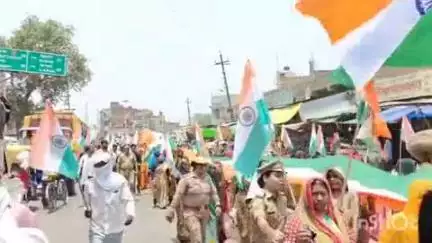 बिधूना: ऑपरेशन सिंदूर की सफलता के बाद बिधूना कस्बे में राज्यसभा सांसद गीता शाक्य के नेतृत्व में निकाली गई तिरंगा यात्रा