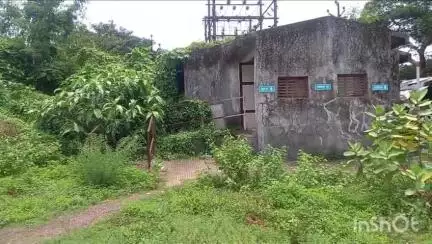 रोहा: रोहा तहसील कार्यालयासमोरील शौचालयाची दुरावस्था, कार्यालयात कामासाठी येणाऱ्या नागरिकांचे हाल