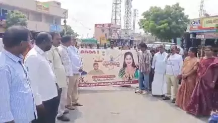 శింగనమల: మనసు ప్రశాంతంగా ఆరోగ్యంగా ఉండాలంటే యోగాసనాలు చేయాలని ఎంపీపీ సునీత, ఎంపీడీవో, ఎమ్మార్వో, బుక్కరాయసముద్రం మండల కేంద్రంలో