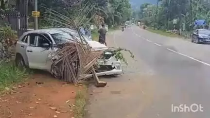 മീനച്ചിൽ: മാനത്തൂരിൽ കാർ മതിലിൽ ഇടിച്ച് യുവാവിന് ദാരുണാന്ത്യം, മൂന്നുപേർക്ക് പരിക്ക്