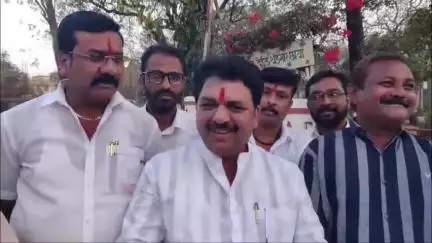 वणी: खताचा काळाबाजार करणाऱ्या कृषी केंद्र चालकांवर कारवाई करा मनसे नेते राजू उंबरकर यांचे जिल्हाधिकारी याना निवेदन