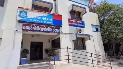 ચોટીલા: શહેરની ચામુંડા ક્રેડિટ કો-ઓપરેટિવ સોસાયટીની બીજી બ્રાન્ચોના રોકાણકારો અદ્ધરતાલે અન્ય રાજકોટ, સાયલા અને થાનમાં પણ બ્રાન્ચો હતી