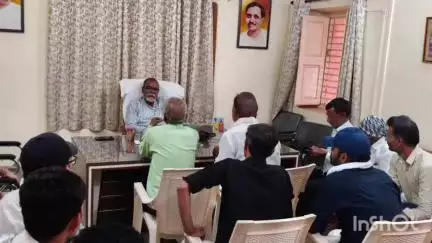 गुलाबगंज: क्षेत्र के एक दर्जन से अधिक नागरिकों ने विभिन्न समस्याओं के समाधान के लिए विधायक को दिए आवेदन