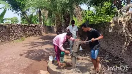 दरभा: जूनापानी में पेयजल व्यवस्था पर्याप्त, जल स्रोतों का किया गया शुद्धिकरण
