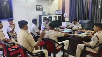 किशनगंज: किशनगंज में अपराध नियंत्रण को लेकर क्राइम मीटिंग आयोजित, सीमावर्ती क्षेत्रों में विशेष सतर्कता के निर्देश