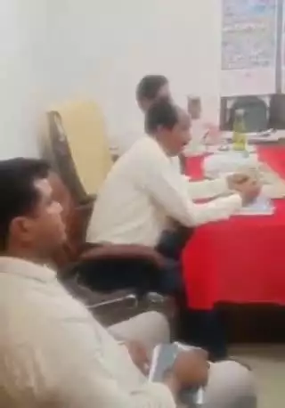 రాజంపేట: ఇందిరమ్మ ఇండ్ల నిర్మాణం వేగవంతం చేయాలి : రాజాంపేటలో హౌసింగ్ డిఈ సుభాష్