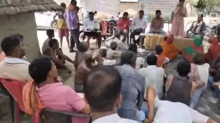 मझौलिया: मझौलिया प्रखंड क्षेत्र के राजाभार में कृषि गोष्ठी कार्यक्रम आयोजित किया गया