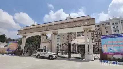 மயிலாடுதுறை: கூட்டுறவு சங்கங்களில் CIBIL ஸ்கோர் நடைமுறையை ரத்து செய்ய வலியுறுத்தி கலெக்டர் அலுவலகத்தில் விவசாயிகள் மனு