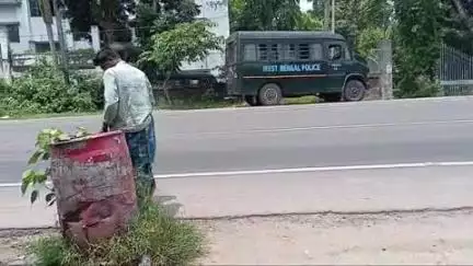 দেগঙ্গা: পারিবারিক সমস্যার পরিপ্রেক্ষিতে ফোনে এক ব্যক্তিকে গালিগালাজ ও মারধরের হুমকির অভিযোগ, তদন্তে পুলিশ