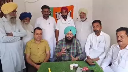 ਮੌਡ਼ ਰੋਡ 'ਤੇ ਭਾਜਪਾ ਆਗੂ ਗੁਰਚਰਨ ਸਿੰਘ ਸੰਧੂ ਦੀ ਅਗਵਾਈ ਹੇਠ ਕਿਸਾਨਾਂ ਨਾਲ ਹੋਈ ਮੀਟਿੰਗ