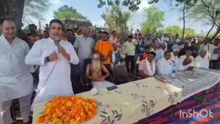 त्योंथर: बराह में आयोजित बराह प्रीमियर लीग के सेमीफाइनल मुकाबले में मुख्य अतिथि के रूप में मौजूद रहे त्यौंथर MLA सिद्धार्थ तिवारी