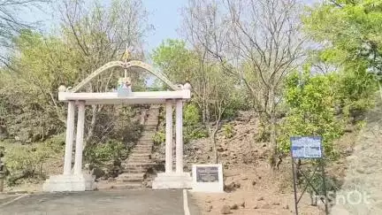 कर्वी: प्रसिद्ध इतिहासकार विजय कुमार जल्द ही करेंगे प्राचीन सोमनाथ चर मंदिर का अध्ययन, मंदिर से जुड़े कई राज खुलेंगे
