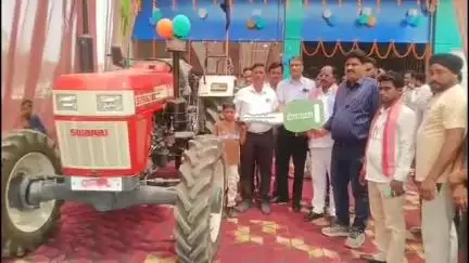 तिलहर: निगोही कस्बे में आरएल मोटर्स एजेंसी का उद्घाटन पूर्व विधायक ने फीता काटकर किया, पहले ग्राहक जगदीश वर्मा को सौंपी गई चाबी