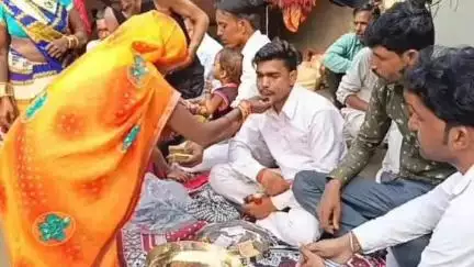 महोली: पिसावा में दुल्हन ने दूल्हे की दाढ़ी देखकर शादी से किया इंकार, पुलिस ने दूल्हे की सेविंग कराकर कराया विवाह