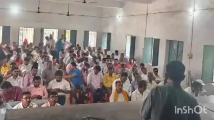 गरखा: गड़खा प्रखंड के लोहिया भवन में बीएलओ का ऑनलाइन मूल्यांकन आयोजित किया गया