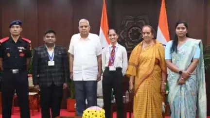 गंगरार: गंगरार क्षेत्र की बेटी अनोखी मोची ने दिल्ली में उपराष्ट्रपति से की मुलाकात, गंगरार में हुआ उनका स्वागत