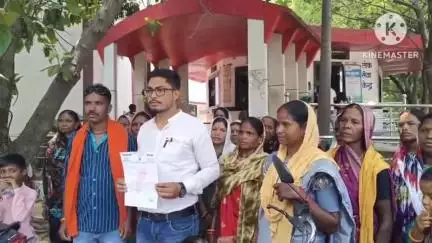 करतला: पहन्दा गांव के ग्रामीण कलेक्ट्रेट पहुंचे, स्वीकृत विकास कार्यों को पूर्ण करने की मांग की
