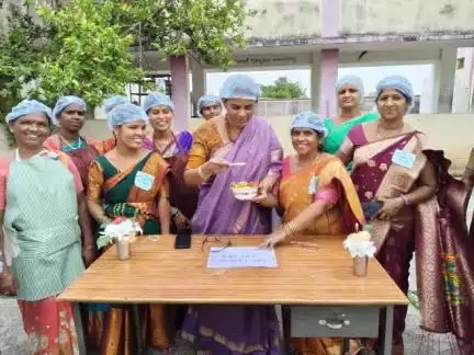 పెద్దపల్లి: సుల్తానాబాద్ మండలంలోని భూపతిపూర్ గ్రామంలో ఉన్న కేజీబీవీ పాఠశాలలో వంటకాల శిక్షణ శిబిరం ప్రారంభించిన జిసిడిఓ కవిత