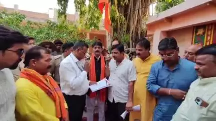 बिरसिंहपुर: बिरसिंहपुर में बवाल और पथराव के बाद कार्यवाही की मांग को लेकर हिंदूवादी संगठनों ने पंचायत आयोजित की