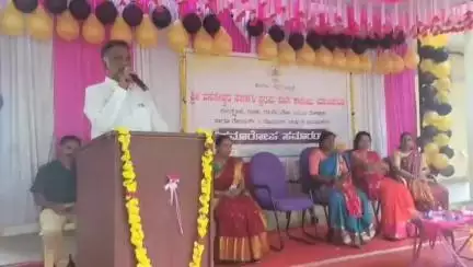 ಜಗಳೂರು: ಗೌರವ ಹೆಚ್ಚಿಸಿಕೊಳ್ಳುವ ರೀತಿ ಬೆಳೆಯಿರಿ: ಮಾಯಕೊಂಡದಲ್ಲಿ ವಿದ್ಯಾರ್ಥಿಗಳಿಗೆ ಶಾಸಕ ಬಸವಂತಪ್ಪ ಕಿವಿಮಾತು