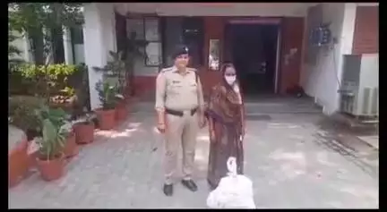 ऋषिकेश: चंद्रेश्वर नगर से पुलिस ने शराब तस्करी के आरोप में अभियुक्ता लालती देवी को किया गिरफ्तार
