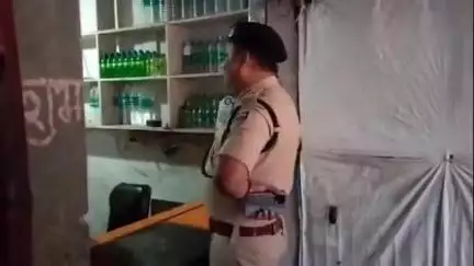अमरपुर: अमरपुर बाजार में नशे के खिलाफ पुलिस की छापेमारी, दुकानदारों में हड़कंप