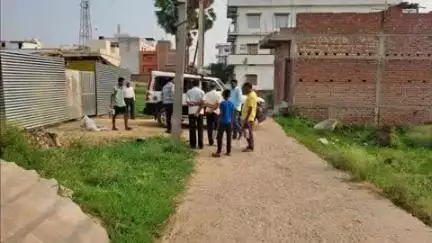 हरनौत: हरनौत नगर पंचायत के वार्ड 13 में कार्यपालक पदाधिकारी सौरभ सुमन ने किया मुहल्ले का निरीक्षण
