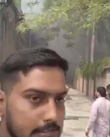 बिल्हौर: चौबेपुर क्षेत्र की लोहिया धागा कारखाने में लगी आग, कर्मचारियों ने भागकर बचाई जान