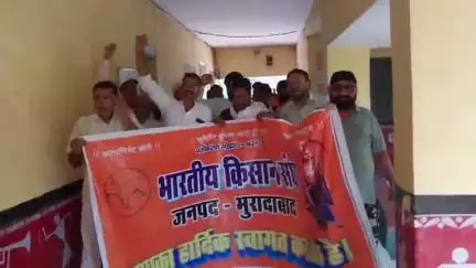 बिलारी: तहसील परिसर में भारतीय किसान संघ ने विद्युत समस्या को लेकर एसडीएम को सौंपा ज्ञापन, निदान न होने पर चेतावनी दी