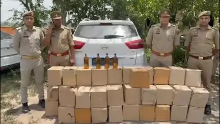 छाता: कोसीकला पुलिस ने चेकिंग के दौरान कार से 50 पेटी अवैध शराब की बरामदगी की, चालक फरार