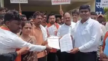 तिल्दा: नेवरा के भाजपा पार्षद की सुपुत्री की मृत्यु के बाद तिल्दा के निजी अस्पताल पर लापरवाही का आरोप, दिया गया ज्ञापन