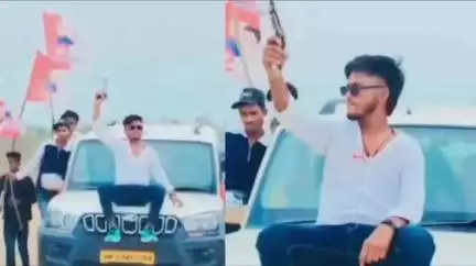गया टाउन सीडी ब्लॉक: सोशल मीडिया पर वायरल रिल्स में हम पार्टी का झंडा व हाथों में हथियार लिए दिख रहा युवक कलाकार,हथियार फेंक-हम प्रवक्ता