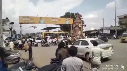 ಕೊಪ್ಪಳ: ನಗರದ ಬಸವೇಶ್ವರ ವೃತ್ತದಲ್ಲಿ ಸಂಚಾರಿ ಸಿಗ್ನಲ್ ತಾಂತ್ರಿಕ ಸಮಸ್ಯೆ ದುರಸ್ತಿಗೆ ಆಗ್ರಹ #localissue