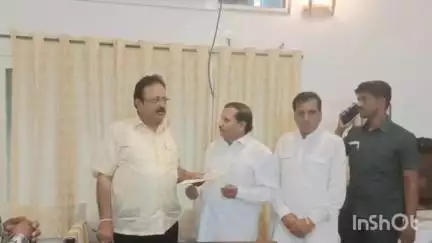 ಔರಾದ್: ಸಮರ್ಪಕ ಬಿತ್ತನೆ ಬೀಜ ಪೂರೈಕೆಗೆ ಬೆಂಗಳೂರಿನಲ್ಲಿ ಕೃಷಿ ಸಚಿವ ಚೆಲುವರಾಯಸ್ವಾಮಿಗೆ ಕಾಂಗ್ರೆಸ್ ಮುಖಂಡ ಶಿಂಧೆ ಮನವಿ