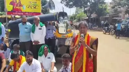 ಜಗಳೂರು: ಪಟ್ಟಣದ ಮುಖ್ಯ ರಸ್ತೆಯನ್ನು 69 ಅಡಿ ವಿಸ್ತರಿಸದಿದ್ದರೆ ಜಗಳೂರು ಬಂದ್, ಪ್ರಗತಿಪರ ಸಂಘಗಳ ಪ್ರತಿಭಟನೆ