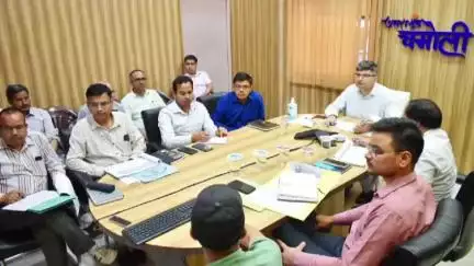 चमोली: जिलाधिकारी संदीप तिवारी ने कलेक्ट्रेट सभागार गोपेश्वर में जल जीवन मिशन कार्यों को लेकर की समीक्षा बैठक