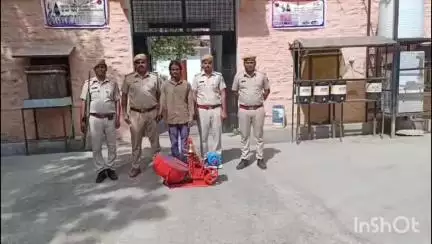 निम्बाहेड़ा: कोतवाली थाना पुलिस ने अयप्पा मंदिर में हुई चोरी का किया खुलासा, एक आरोपी गिरफ्तार व चोरी हुआ वाद्य यंत्र भी किया बरामद