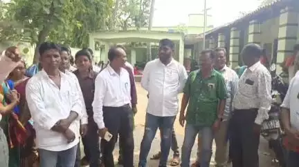 ମୋହନା: ମୋହନା ପଞ୍ଚାୟତ ସମିତି ବୈଠକ ବର୍ଜନ କରିଲେ ବିଭିର୍ନ ପଞ୍ଚାୟତ ର ସରପଞ୍ଚ ମାନେ।