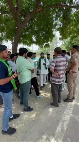 मेरठ: भावनपुर क्षेत्र में टावर पर चढ़े किसान की उतरते समय गिरने से हुई मौत, परिवार में है शोक का माहौल