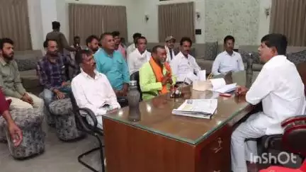 कुरवाई: तहसील क्षेत्र के एक दर्जन से अधिक नागरिकों ने विभिन्न समस्याओं के समाधान हेतु MLA हरि सिंह सप्रे को दिए आवेदन