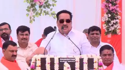 વિસાવદર: દિલ્હીમાં જેની સરકાર પડી ગઈ એ હારેલા CM ફોર્મ ભરાવવા આવ્યા
