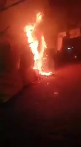 करौली: कैला देवी कस्बे में दुकान में लगी आग, लाखों रुपए का हुआ नुकसान