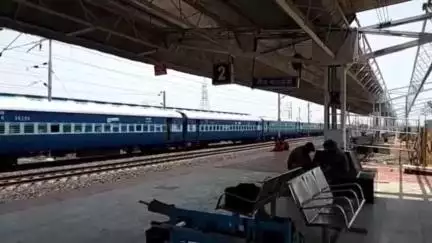 बीना: संतरागाछी अजमेर एक्सप्रेस के संचालन अवधि में की गई बढ़ोतरी, बीना मालखेड़ी स्टेशन पर यात्रियों को होगा लाभ