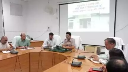 गोपद बनास: सीधी जिले के कलेक्ट्रेट सभागार में समय सीमा बैठक संपन्न, कलेक्टर ने दिए आवश्यक निर्देश