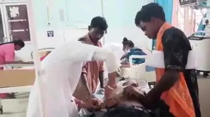 गुमला: आंजन धाम में ऑटो दुर्घटनाग्रस्त, करीब एक दर्जन लोग जख्मी, एक रिम्स रेफर