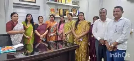 लातेहार: जीप अध्यक्ष, उपाध्यक्ष समेत सभी सदस्यों ने ग्रामीण विकास मंत्री को सौंपा 11 सूत्री मांग पत्र