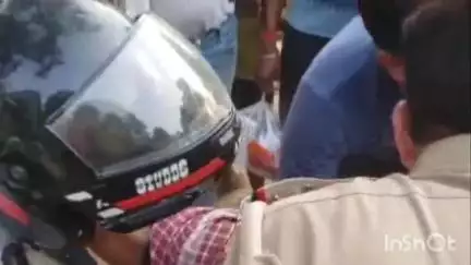 बिसौली: कमालपुर गांव के पास ओवरटेक करते समय कार अनियंत्रित होकर खाई में पलटी, कार सवार पति-पत्नी गंभीर रूप से घायल